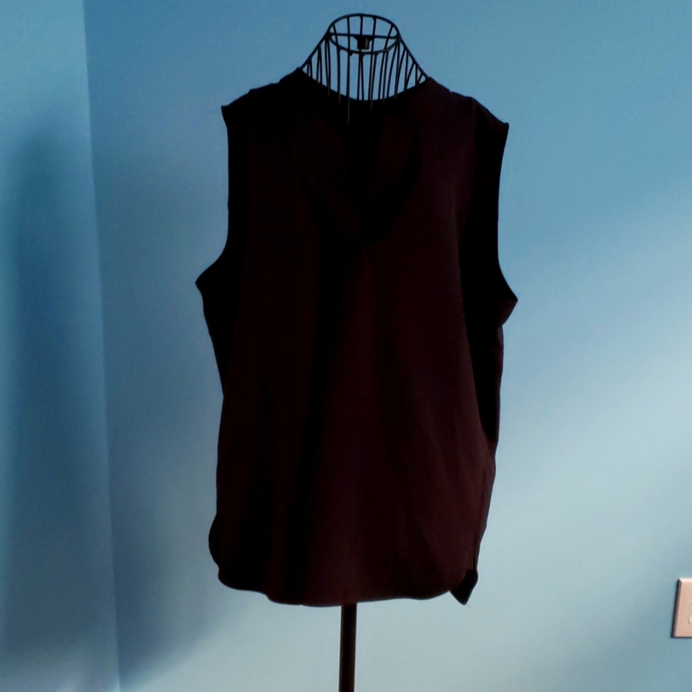 Pullover shell top